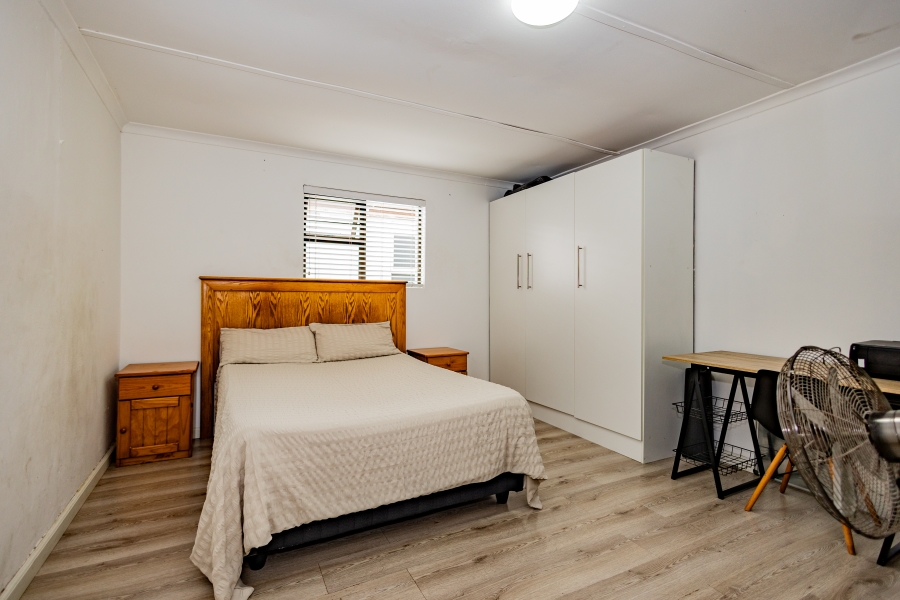 3 Bedroom Property for Sale in Uitsig Western Cape